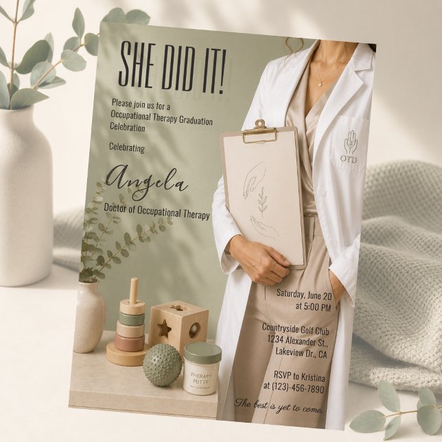 Convites Formatura Elegante em Terapia Ocupacional (Elegant sage green occupational therapy graduation invitation with calming luxury aesthetic.)