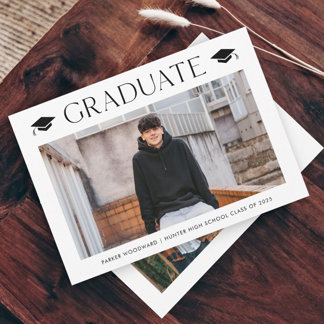 Convites Formatura Simples com 2 Fotos (Simple black and white cap photo graduation invitations.)