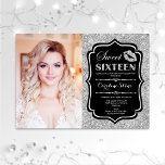 Convites Foto: 16 Aniversário - Kiss Silver Black<br><div class="desc">Foto Doce 16 Aniversário - Negro Silver Beijo. Doce dezesseis convites de aniversário com sua foto. Possui fonte de script,  lábios beijam e confetti. Design clássico com falso brilho de prata. Perfeito para uma elegante festa de 16 dias de glam.</div>
