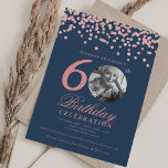 Convites Foto 60th Birthday Rosa Dourado Marinho Confetti<br><div class="desc">Um elegante design de "60º aniversário" com fotografia personalizada,  tipografia moderna e fundo de confete brilhante.</div>