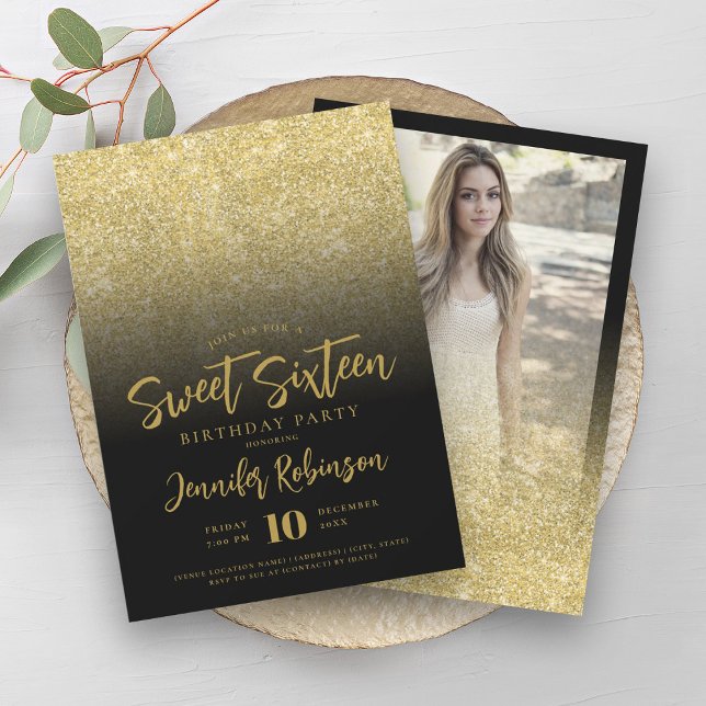 Convites Foto brilhante Dourada, brilhante 16 (Classy Gold Black Glitter Photo Sweet 16 Invitation)