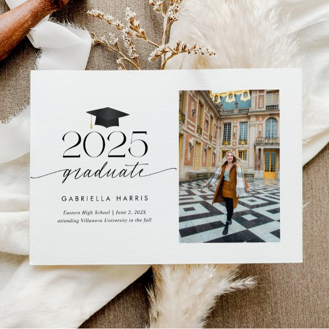 Convites Foto com Letra Moderna Preta e Branca | 2 lados (Black and White Modern Script Photo Graduation Invitation)