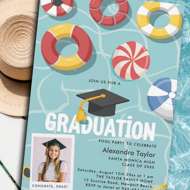 Convites Foto da Faculdade de Segundos graus da Piscina de  (graduation pool party invitations grad photo template cards summer swimming fun cool modern)