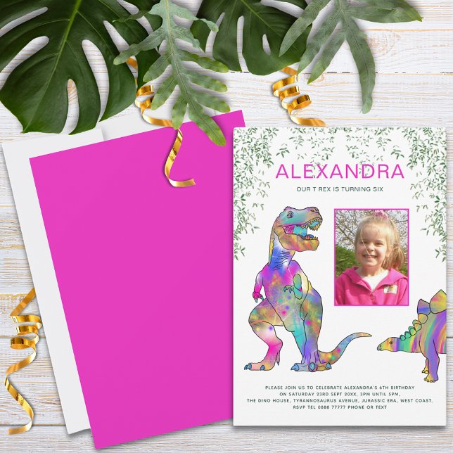 Convites Foto da Festa de aniversario de meninas do Dinossa (Colorful dinosaur girls photo bright pink birthday party invitation T-Rex and stegosaurus )