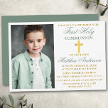 Convites Foto da Santa Comunhão Sage Green Dourada<br><div class="desc">Moderno Elegante Verde e Dourado Primeiro Convite à Comunhão com Cruz e Foto.</div>
