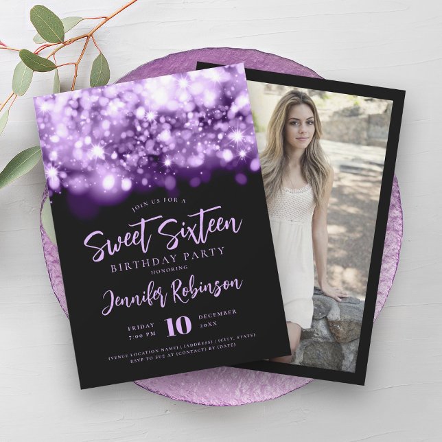 Convites Foto das luzes brilhantes roxas elegantes 16 (Elegant Purple Sparkle Lights Photo Sweet 16 Invitation)