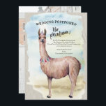 Convites Foto de casamento Funny Llama adiada Alteração de<br><div class="desc">Adicione alguma leveza divertida à situação com uma lhama engraçada que diz "sem problemas". Design de aquarela com lama fofo e adorável. Adicione um noivado ou uma foto de casal divertida na parte traseira. Alterar texto para outros eventos. Também pode ser usado para novas datas, atualizações e etc. Diga aos...</div>