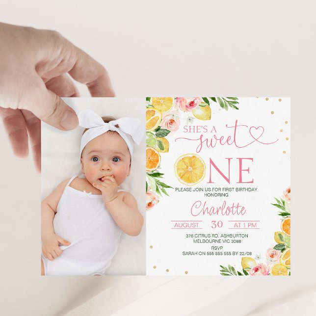 Convites Foto de Citrus Floral Ela é uma primeiro aniversar (SWEET ONE birthday invitation, Summer 1st Birthday Invite, Fruit 1st Birthday Invitation, Sweet One )