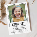 Convites Foto de Festa de aniversário Vintage Milestone<br><div class="desc">Celebre um marco especial com nosso convite para fotos de Festa de aniversário Vintage Milestone! Este convite elegante apresenta um clássico design, perfeito para honrar um aniversário significativo. Personalize-o com uma foto apreciada e todos os detalhes essenciais do partido para criar uma manutenção personalizada. A estética do eterno acrescenta um...</div>