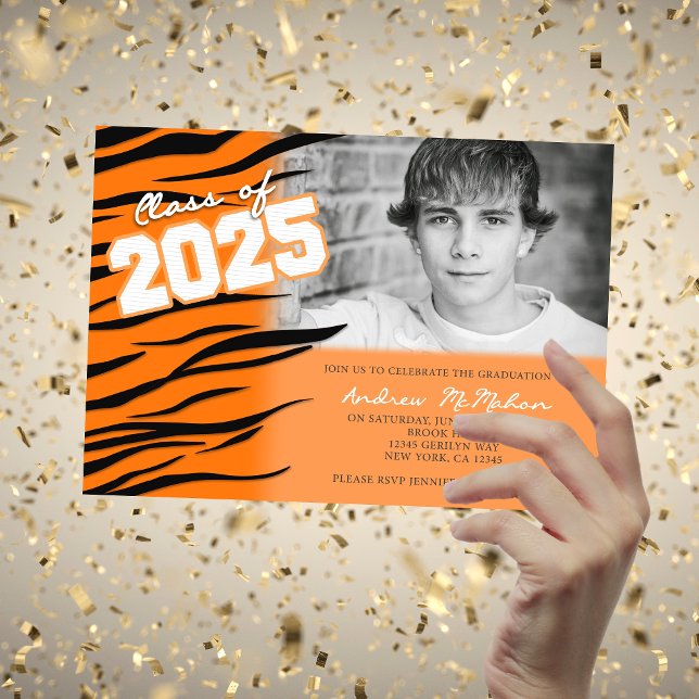 Convites Foto de Graduação de Tigre Laranja ou Bengala (Orange and Black Tiger Print Class of Any Year Graduation Invitations)