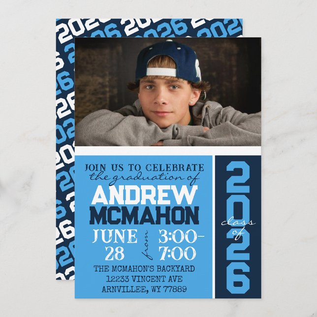 Convites Foto de Graduação Moderna Azul-Claro e Marinho (Light Blue & Navy Modern Graduation Photo Invitation)