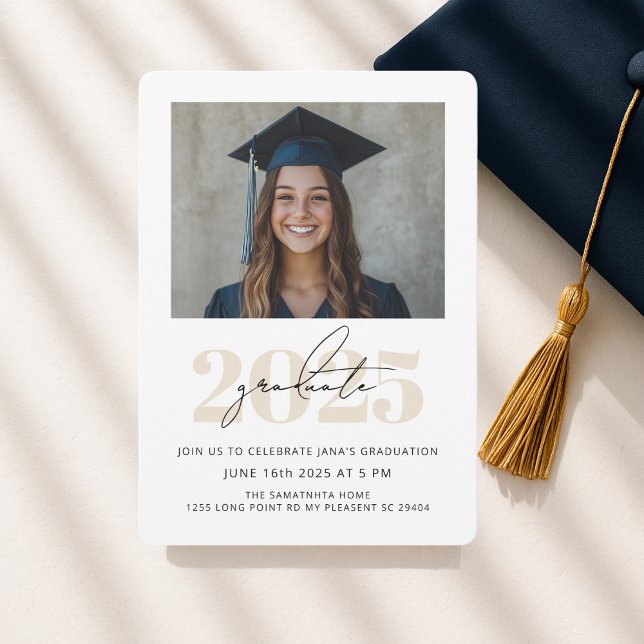 Convites Foto de Graduada Moderna e Ousada de 2025 (Criador carregado)