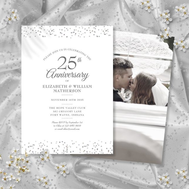 Convites Foto do Casamento de 25º Aniversário com Confetes  (25th Anniversary Wedding Photo Silver Confetti Invitation)