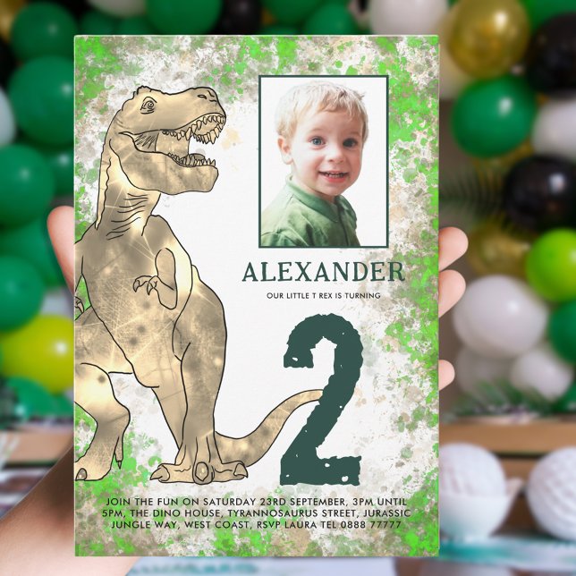 Convites Foto do Partido segundo aniversário da Selva do Di (T-Rex dinosaur photo 2nd birthday party invitation green brown watercolor splash)