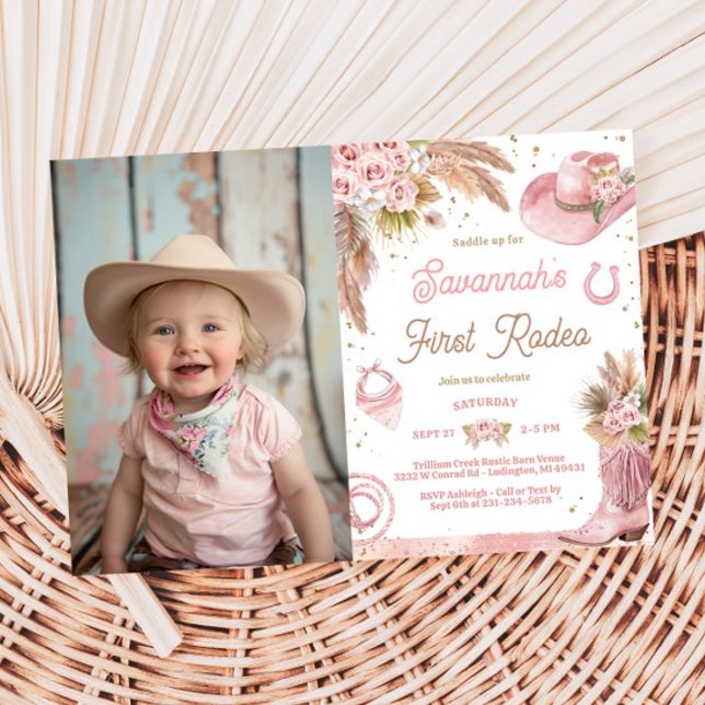 Convites Foto do primeiro primeiro aniversario do Boho Rosa (Pink Boho First Rodeo 1st Birthday Photo Invitation
)