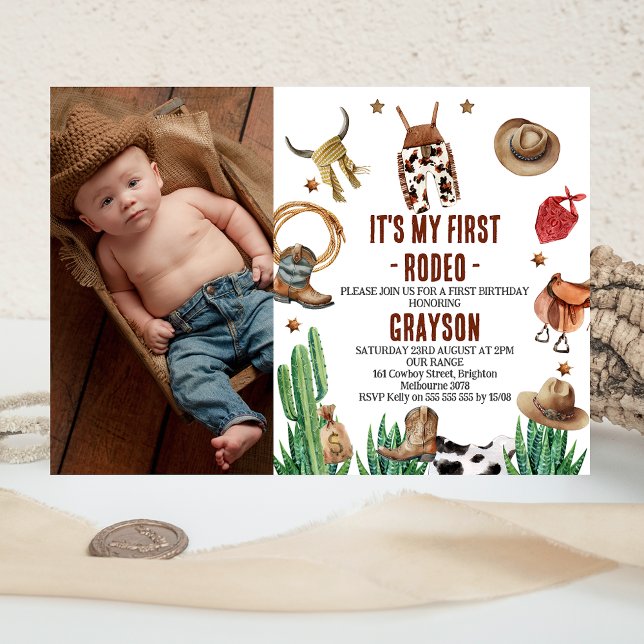 Convites Foto do Western Cactus Minha Primeira rua Rodeo Co (Cute photo boy's first rodeo birthday invitation featuring various cowboy items.)