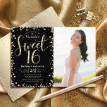 Convites Foto Doce 16 Aniversário Dourado Moderno<br><div class="desc">"Feliz Doce 16". Envie este convite de festas de fotos impressionante, brilhante, giro, elegante, moderno, personalizado, personalizado para um evento a ser lembrado. Dourada tipografia de script brilho e cobertura de confetti na metade esquerda da placa. Uma foto personalizada da aniversariante está à direita. Confiador de ouro adicional sobrepõe o...</div>