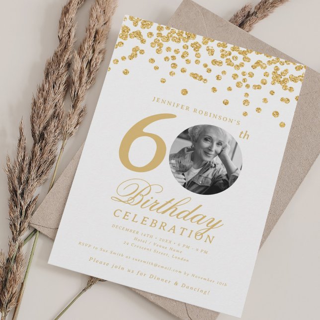 Convites Foto Elegante 60º aniversário Dourado Confetti (Elegant Photo 60th Birthday Gold Confetti Invitation)