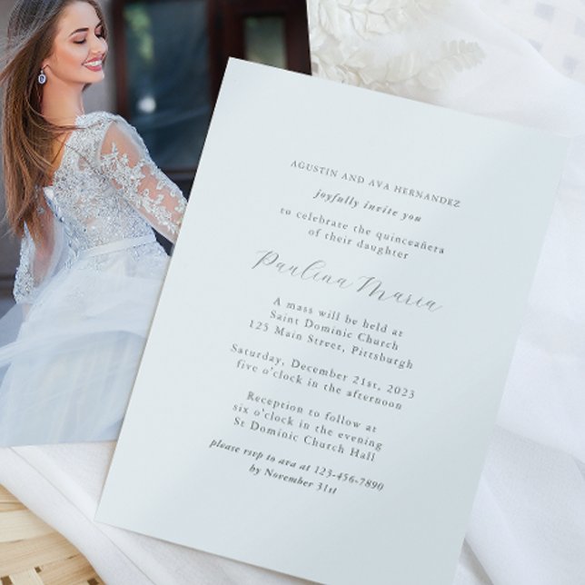 Convites Foto Elegante de Quinceañera Religiosa Formal (Formal and elegant blue quinceanera photo invitation.)