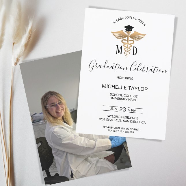 Convites Foto MD Doutora em Medicina Graduação Médica (gold caduceus with graduation hat)