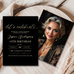 Convites Foto minimalista Dourada aniversário de 40 anos pr<br><div class="desc">Comemore a fazer 40 anos de estilo com um convite de aniversário Dourado e preto de Script Minimalista! Apresentando sotaques negros e dourados, tipografia elegante da escrita, e um design limpo e moderno, este convite dá o tom para uma celebração sofisticada. Perfeito para qualquer lugar, de salões quentes a encontros...</div>