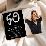 Convites Foto moderna de 50ª Festa de aniversário<br><div class="desc">50º Convite Fotográfico de Aniversário da Trendy. O design apresenta uma fotografia da sua escolha num fundo preto,  com um modelo simples de texto branco,  fácil de personalizar. O número 50 é divertido,  uma tipografia de pinceladas que dá a este convite uma sensação moderna.</div>