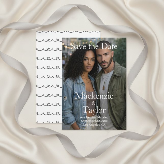 Convites Foto Moderna em Preto e Branco Salvar a Data (Modern Grey and White Photo Save the Date Invitation by Ricaso. Chic and simple love heart detail)