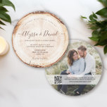 Convites Foto Personalizada de Fatia do Script Elegante Rus<br><div class="desc">Apresentando o nosso "Convite Único ao Casamento em Série Rústica Elegante de Cortes de Madeira Foto Personalizada de Fatia QR Code Casamento Único ao Redondo" - uma forma distinta e personalizada de anunciar o seu dia especial. Este convite redondo apresenta um design de fatia de corte de madeira rústica, complementado...</div>