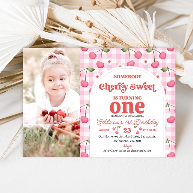 Convites Foto Red Alguém Cherry Sweet Aniversário (Cherry Sweet 1st Birthday Invitation Template Photo Berry Themed Birthday Invitation with Photo, )