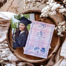 Foto Retrora Mão Desenhada Cor-de-Rosa e Graduação