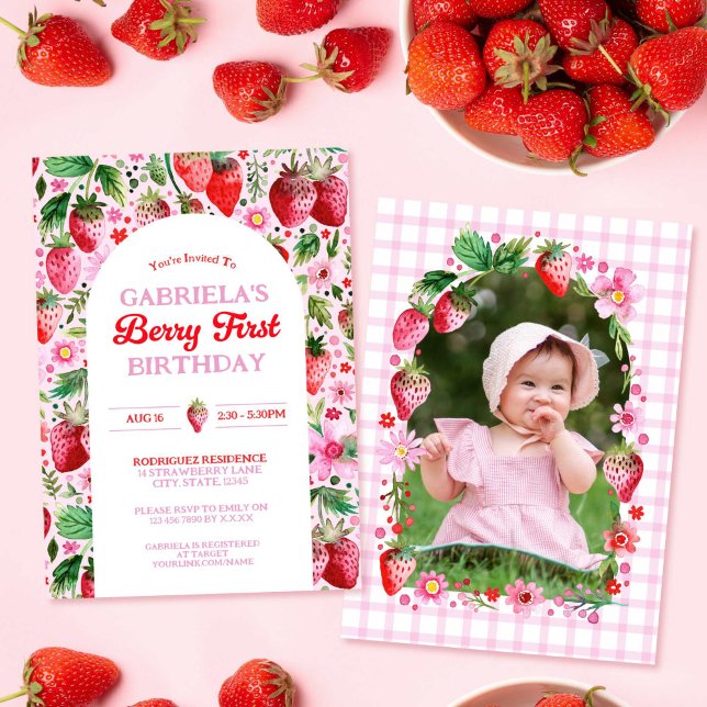 Convites Foto rosa do primeiro aniversario Berry Girl (Strawberry Girl Berry 1st Birthday Photo Invitation)