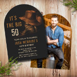 Convites Foto Rustic Cowboy Hat Boots, 50º aniversário<br><div class="desc">50º Aniversário Foto Rustic Cowboy Hat and Leather Boots Invitationapresenta um par de botas de cowboy de couro com chapéu e a sua 50ª informação personalizada abaixo. Adicione sua foto favorita ao contrário. Criado pelo Evco Studio www.zazzle.com/store/evcostudio</div>