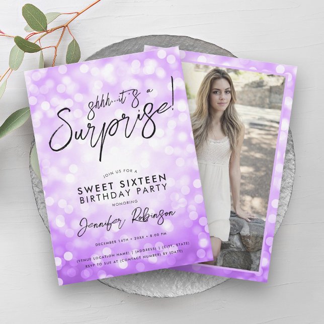 Convites Foto Surpresa das Luzes Roxas Modernas 16 (Modern Purple Lights Photo Surprise Sweet 16 Invitation)