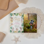Convites Foto Wild One Jungle Safari Animal primeiro aniver<br><div class="desc">Ouro bonito e selva verde & safari com o tema "Wild One",  convite para primeiro aniversario fotográfico com animais selvagens e folhas tropicais design com o padrão de ouro e folha verde no verso. Exemplo de imagem por "Pexels" de Pixabay.</div>
