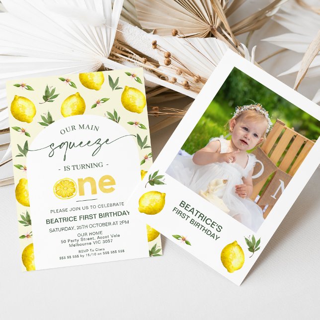 Convites Fotografia Arch Lemon Nosso primeiro aniversario d (Girls Our Main Squeeze 1st Birthday Invitation Template, Modern Lemon Themed 1st Birthday Invitation)