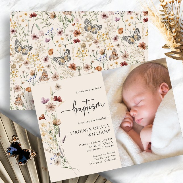 Convites Fotografia de Flor Silvestre do Batismo (Baptism Boho Wildflower Photo Invitation by Painted Paperie
)