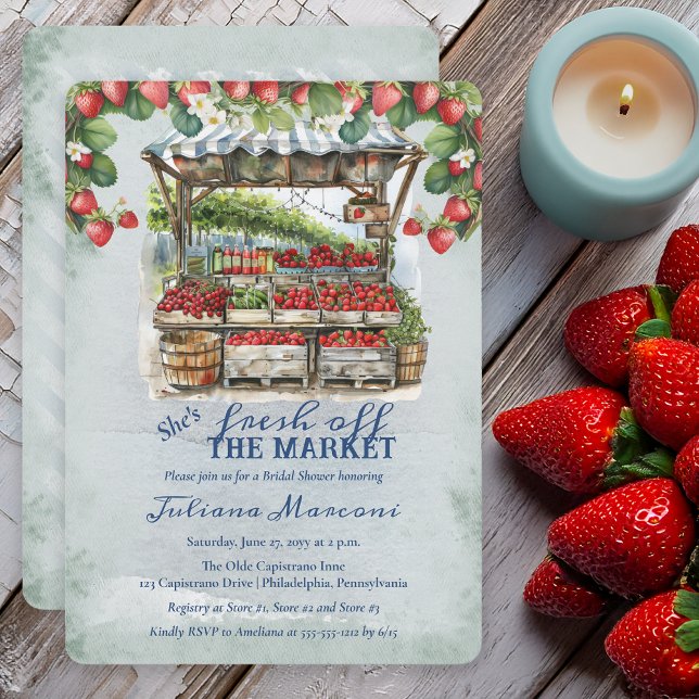Convites Fresco Do Mercado Chá de panela De Morangos (Fresh Off the Market Strawberries Farmer's Fruit Stand Distressed Blue Bridal Shower Invitation)