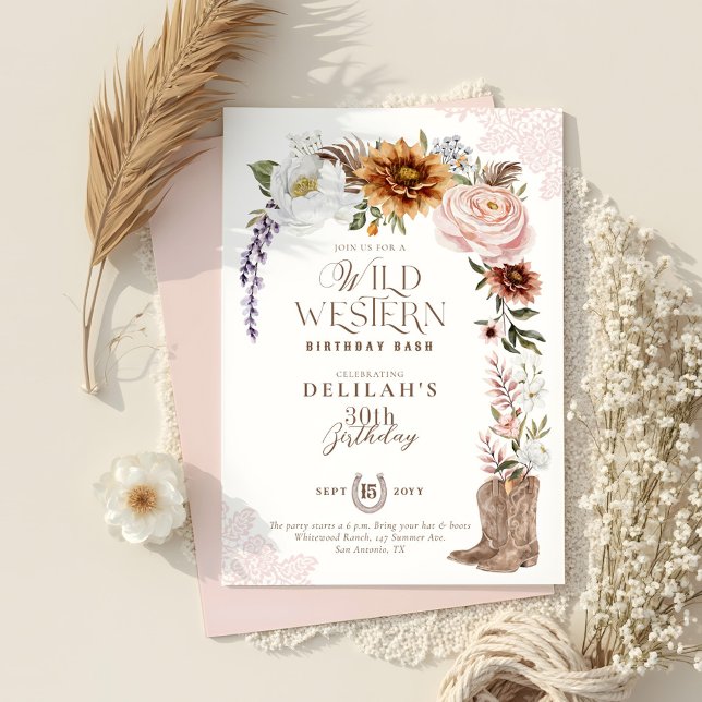 Convites Garota Floral Selvagem de Aniversário Ocidental (Wild Western Birthday Watercolor Floral Cowgirl Invitation)