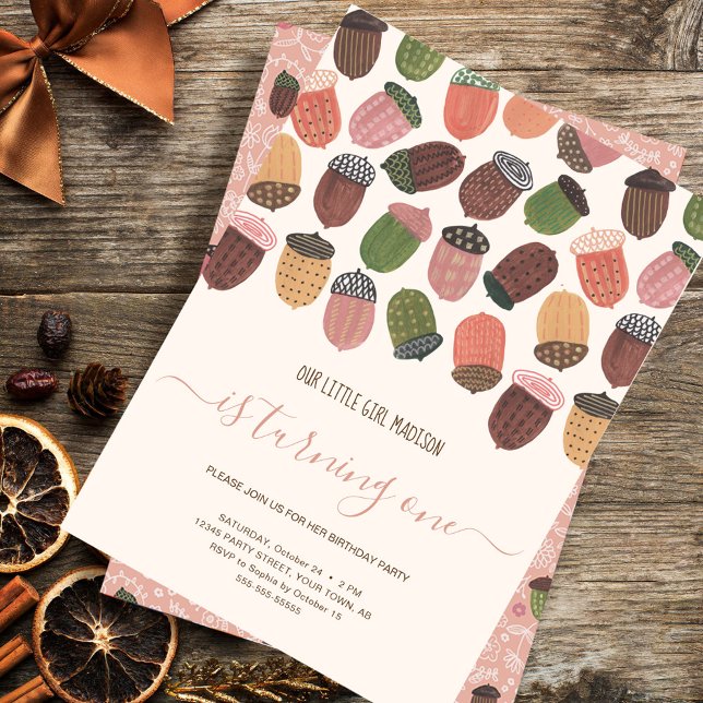 Convites Garota rosa-queda-branca-boia-coroa Primeira Festa (Cute Fall Pink Acorns girl First Birthday Party Invitation)
