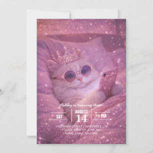 Convites Gata Princesa Mimada Enviando Mensagens na Cama