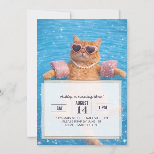 Convites Gato Glamouroso à Beira da Piscina Flutuando com E (Frente)