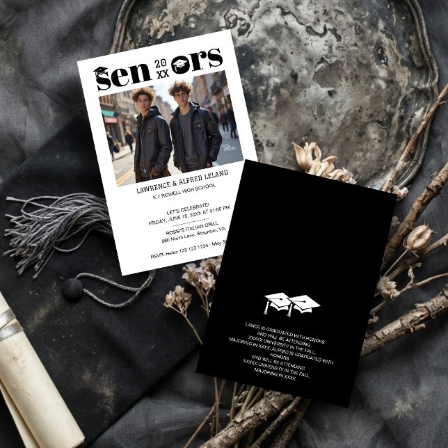 Convites Gêmeos Modernos Negrito Irmãos Seniores Graduados  (Modern Bold Twins Sibling Senior Graduation Invitation Card.)