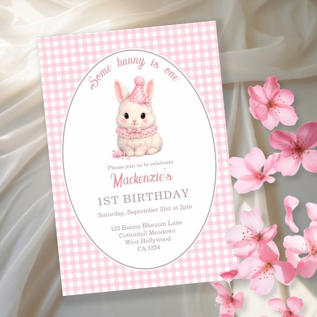 Convites Gingham Some Bunny Is One Aniversário Personalizad (Gingham Some Bunny Is One Birthday Personalized Invitation by Ricaso. Pink bunny rabbit party)