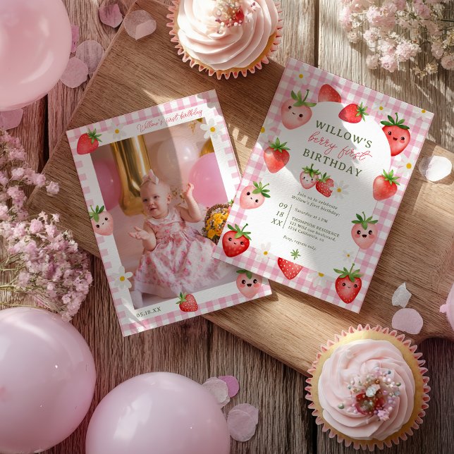 Convites Gingham Strawberry Berry Primeiro Aniversário (Pink Gingham Strawberry Berry First Birthday Invitation)