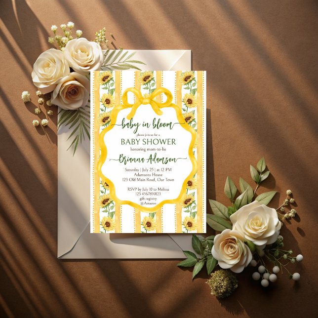 Convites Girassóis bebezinho de chá de fraldas (Sunflowers baby in bloom retro stripes wavy bow border baby shower invitation cards template)