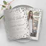 Convites Glam Silver Chic Glitter Foto Sweet 16<br><div class="desc">Doce Elegante Dezesseis Convite de aniversário Silver Glitter Confetti,  Foto personalizada e script de tipografia moderna.</div>