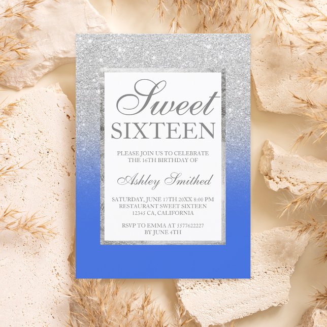 Convites Glitter azul esbranquiçado, glitter elegante doce  (Faux silver glitter blue elegant chic Sweet 16 Invitation)