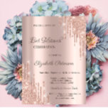 Convites Glitter Moderno Coloca o Bar Dourado do Rosa Mitzv<br><div class="desc">Um convite moderno,  chico e glamouroso com brilho pingando em fundo rosa.</div>