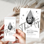 Convites Glitter Trinta aniversário de 30 anos com Foto<br><div class="desc">Trinta aniversário de 30 anos com uma foto cobriu o chapéu de relva prata de aniversário.</div>
