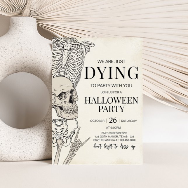 Convites Gothic Morrendo em Festa de Esqueleto de Festa no  (Gothic Skull Dying to Party Skeleton Halloween Party Invitation)
